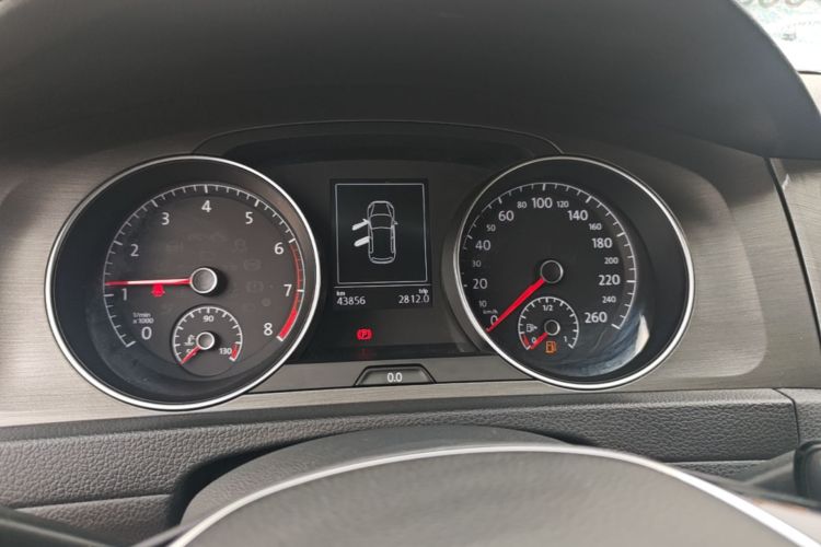 Volkswagen Golf 2016 car image #12