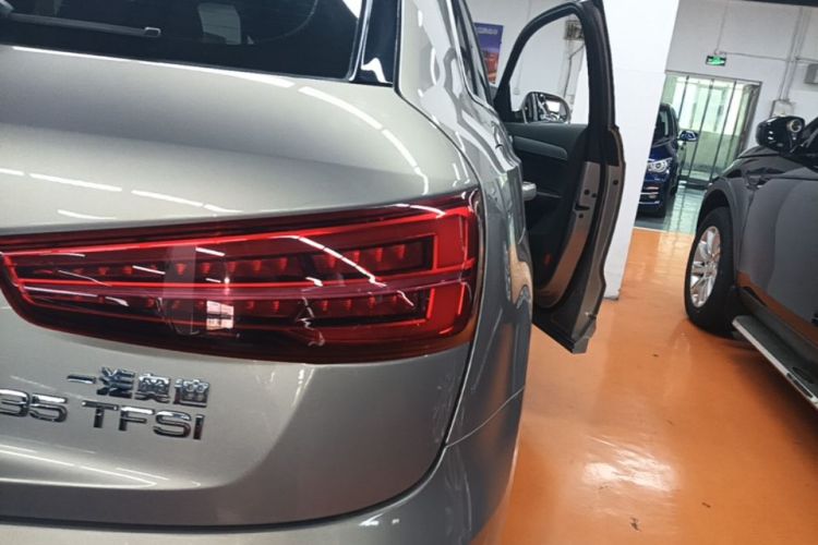 Audi Q3 2019 #8 Audi Q3 2019 car image #8