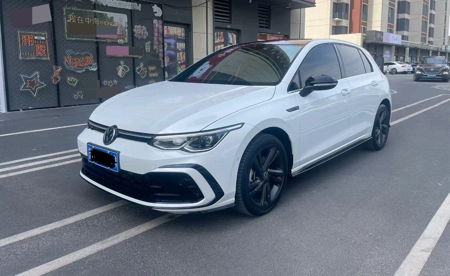 Volkswagen Golf 2024 car image 