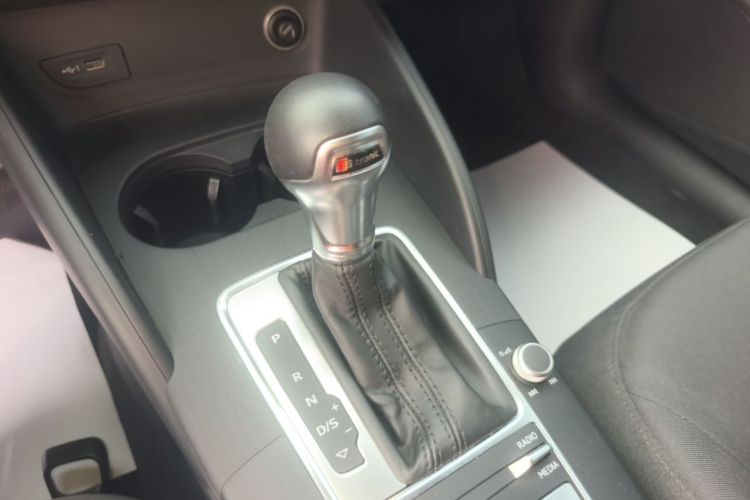 Audi A3 2018 car image #14