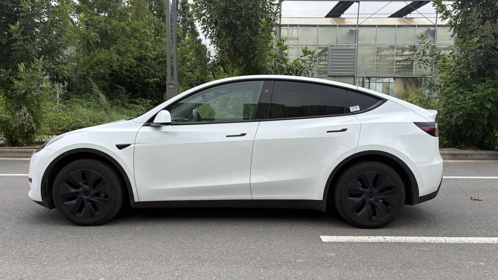 Tesla Model Y 2024 car image #4