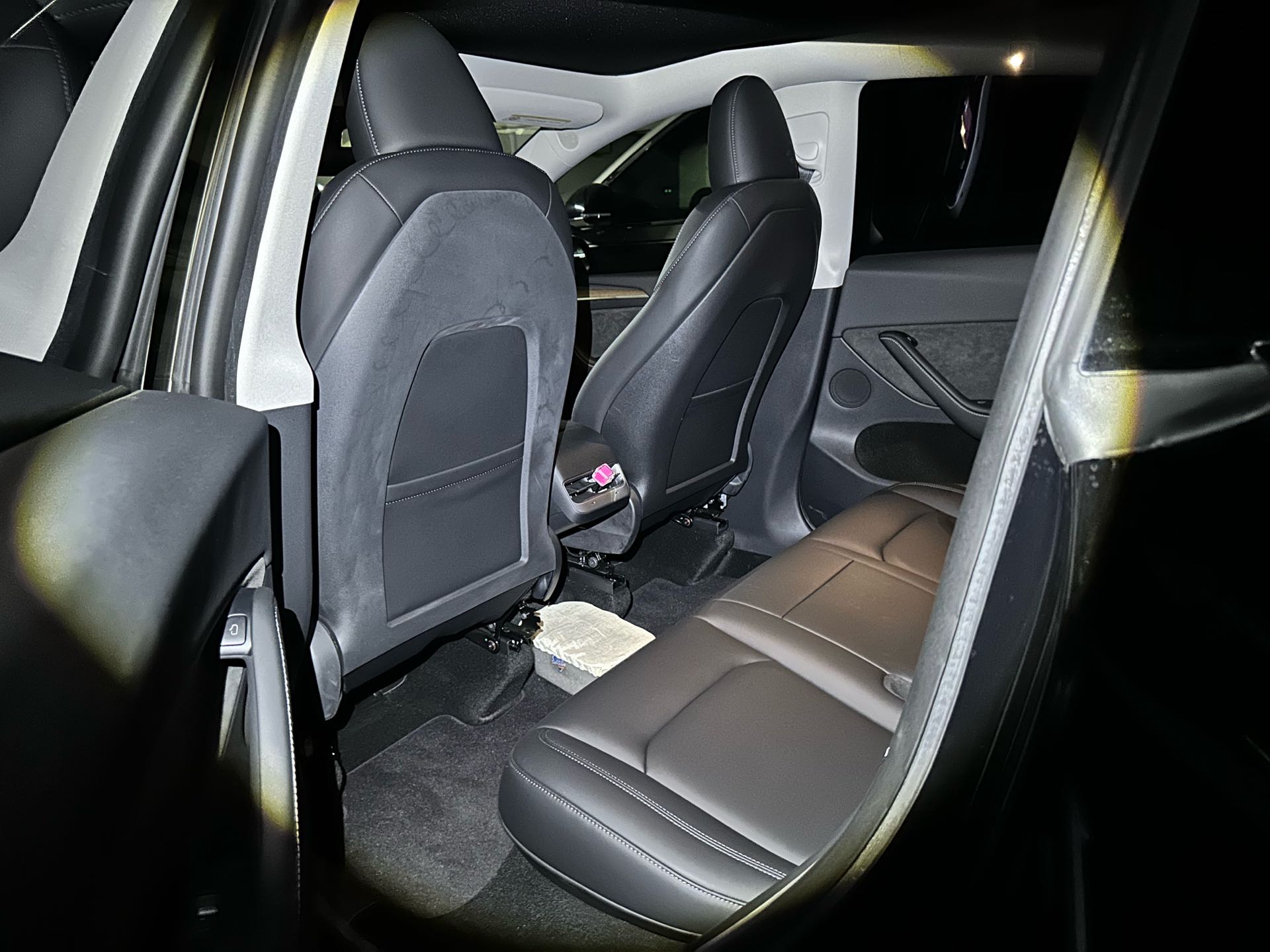 Tesla Model Y 2022 #3 Tesla Model Y 2022 car image #3