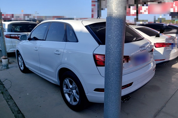 Audi Q3 2017 car image #5
