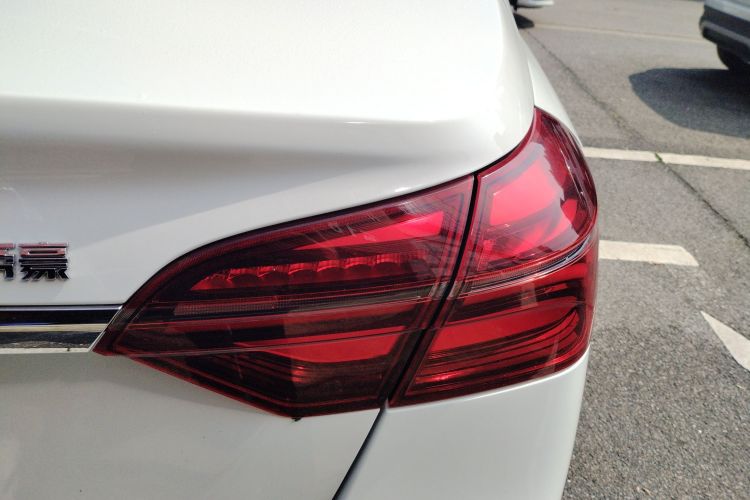 GEELY Emgrand 2019 #8 GEELY Emgrand 2019 car image #8