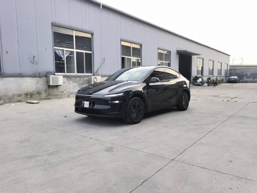 Tesla Model Y 2025 car image 