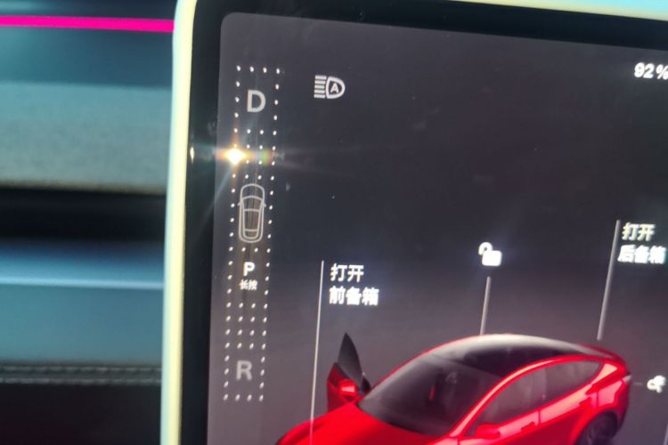 Tesla Model Y 2025 car image #14
