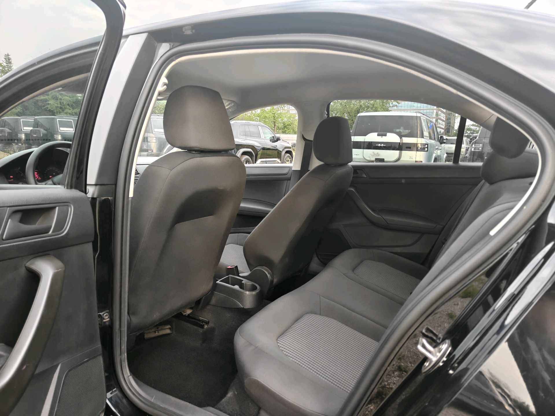 Volkswagen Santana 2018 car image #5