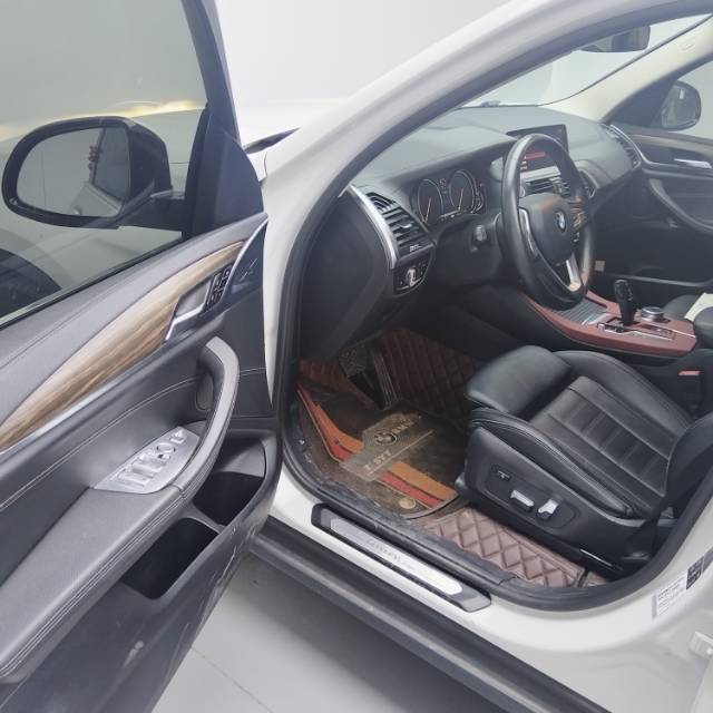 BMW X3 2019 #4 BMW X3 2019 car image #4