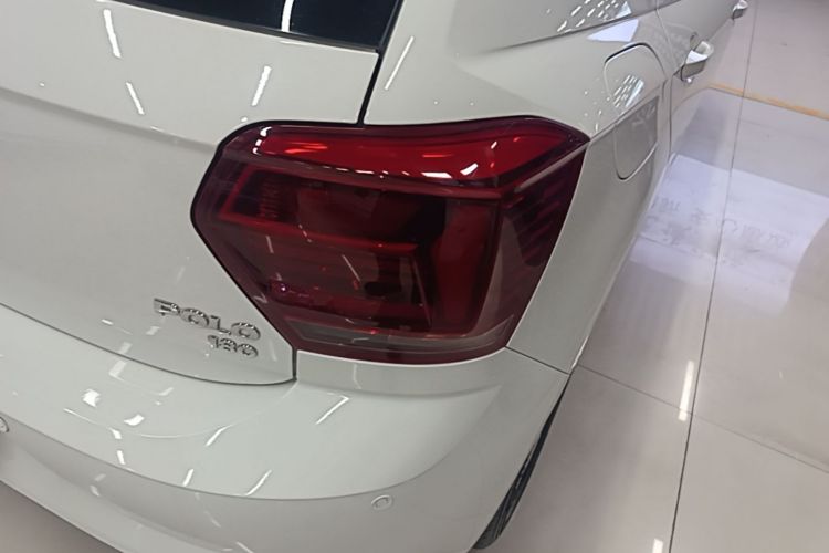 Volkswagen Polo 2021 car image #8