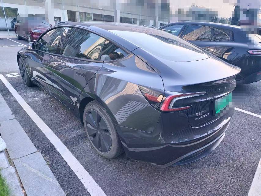 Tesla Model 3 2024 صورة سيارة #5