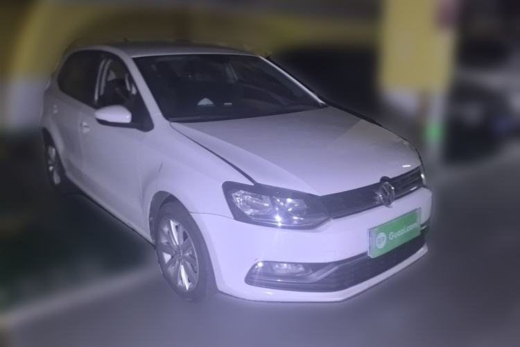 Volkswagen Polo 2015 car image #4