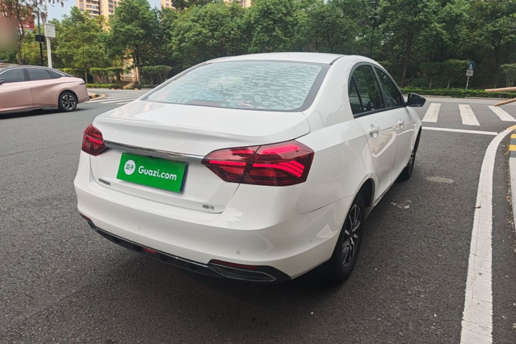 GEELY Emgrand 2019 #7 GEELY Emgrand 2019 car image #7