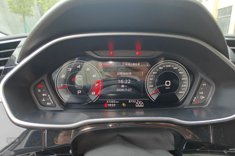 Audi Q3 2022 car image #13