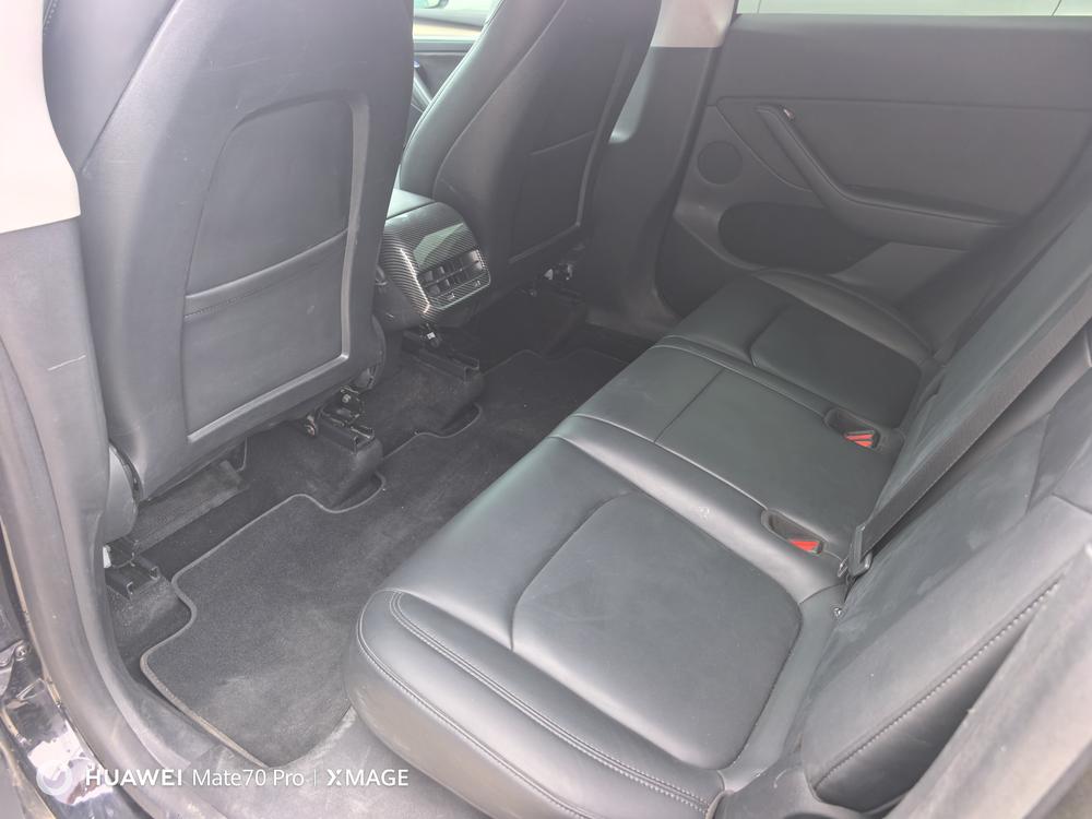 Tesla Model Y 2021 car image #10