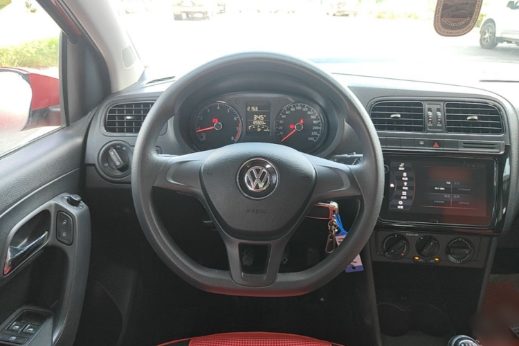 Volkswagen Polo 2018 #11 Volkswagen Polo 2018 car image #11