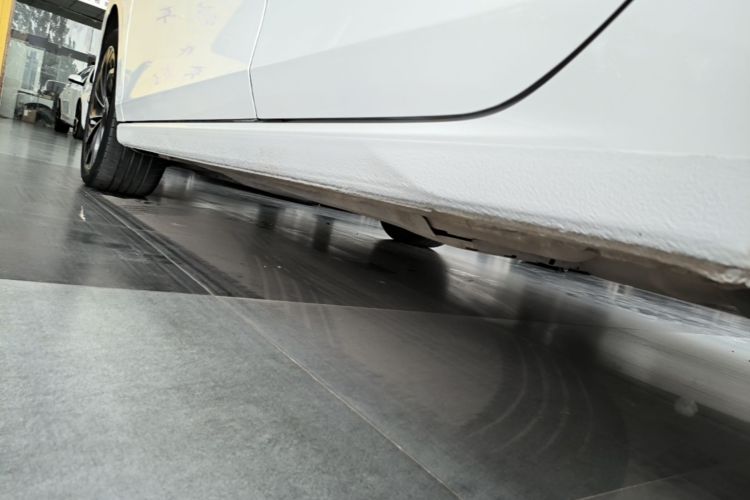 Volkswagen Golf 2023 car image #27