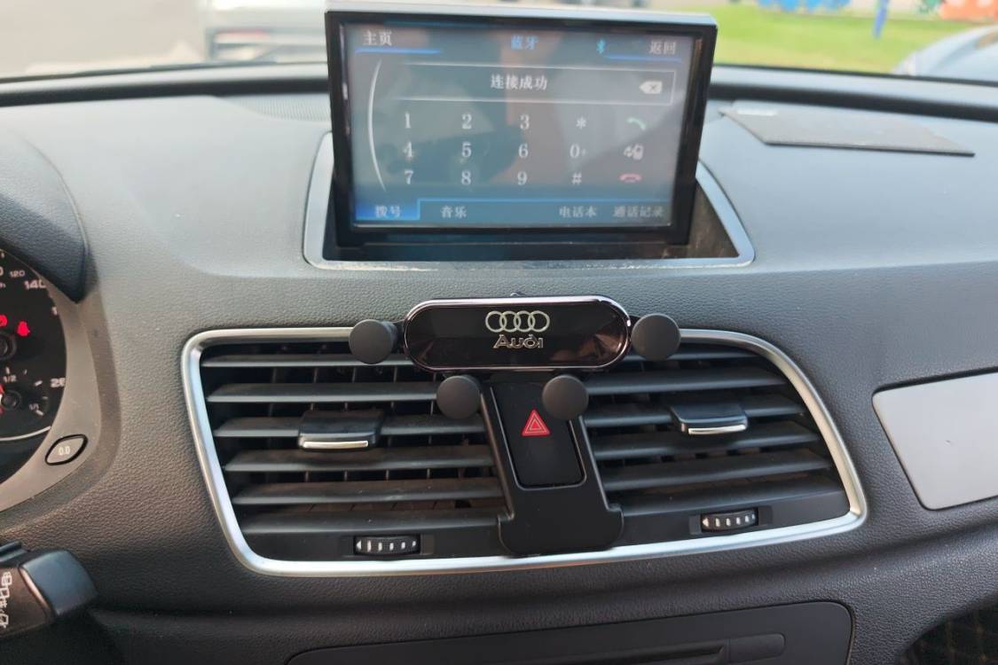 Audi Q3 2015 #26 Audi Q3 2015 car image #26