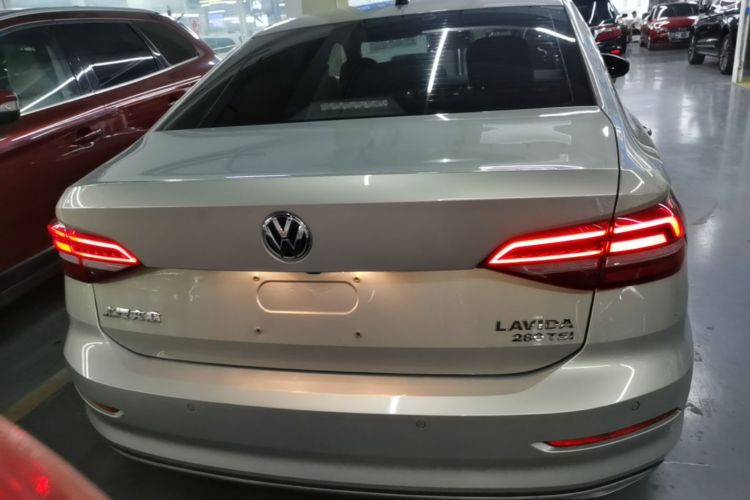 Volkswagen Lavida 2018 car image #6