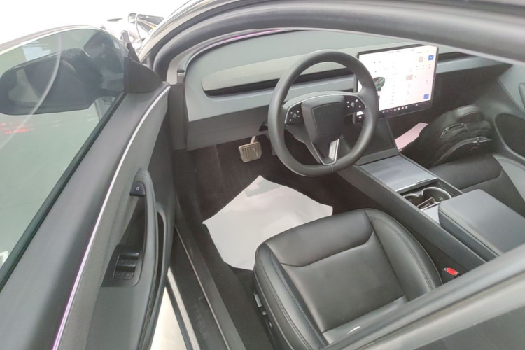 Tesla Model 3 2024 #16 Tesla Model 3 2024 car image #16