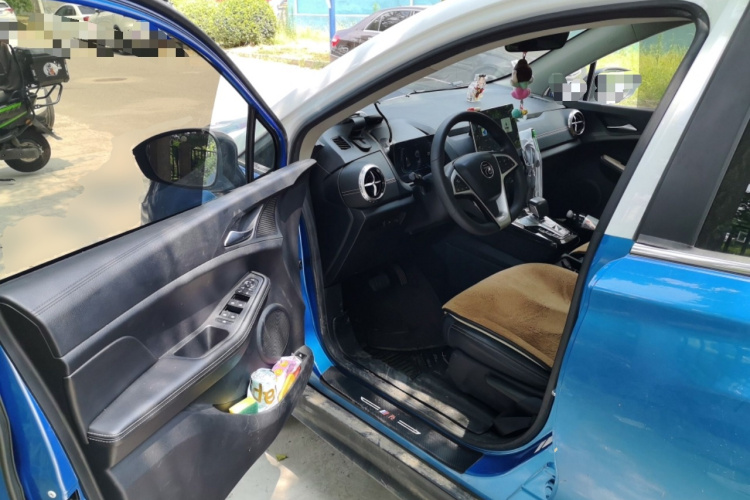 BYD Yuan New Energy 2019 immagine di auto #9
