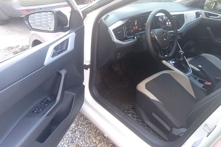 Volkswagen Polo 2023 car image #16