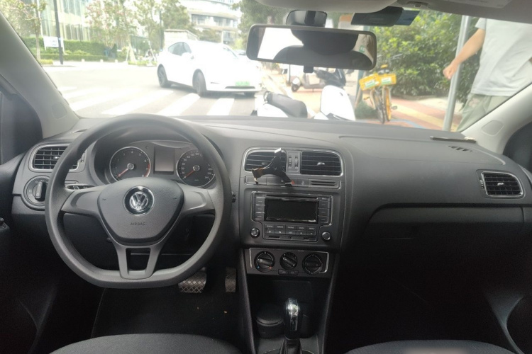 Volkswagen Polo 2015 #7 Volkswagen Polo 2015 car image #7