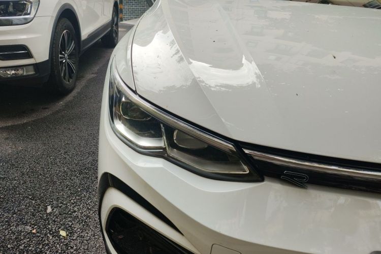 Volkswagen Golf 2021 car image #8
