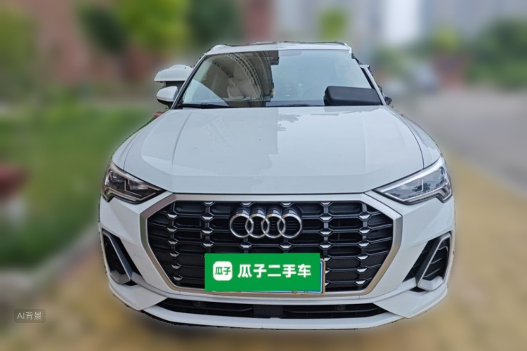 Audi Q3 2022 car image #3