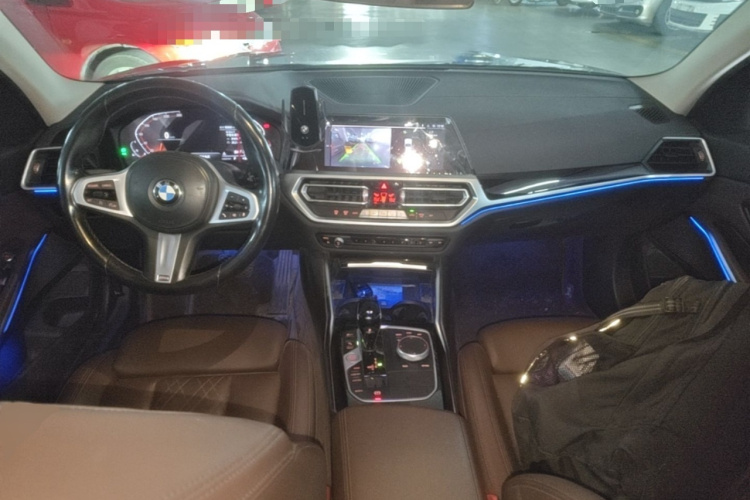 BMW 3 Series 2022 car image #10