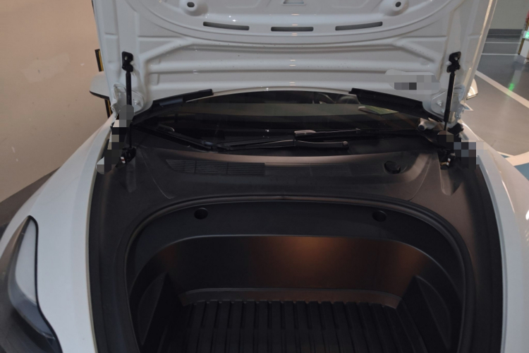 Tesla Model 3 2023 car image #22