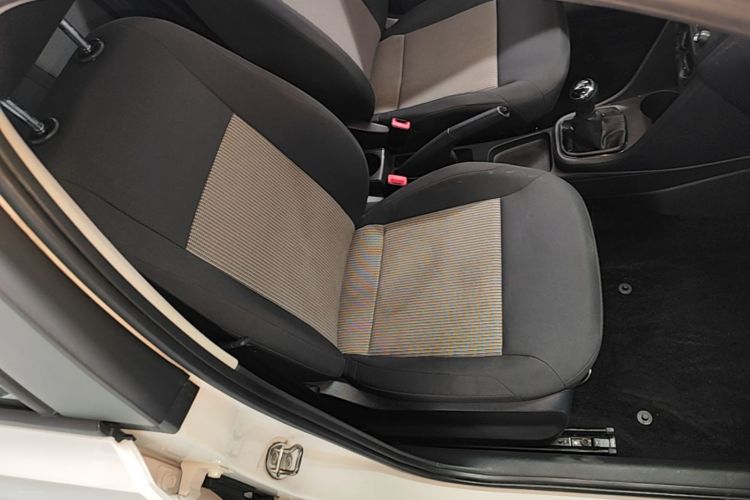 Volkswagen Polo 2015 #23 Volkswagen Polo 2015 car image #23