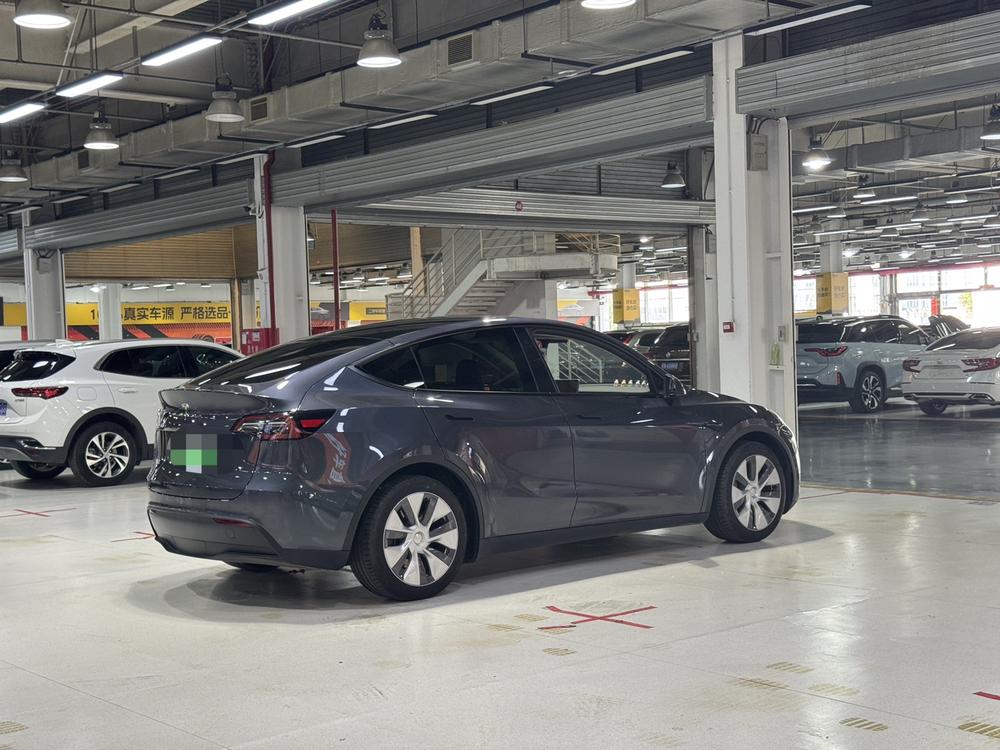 Tesla Model Y 2022 immagine di auto #6
