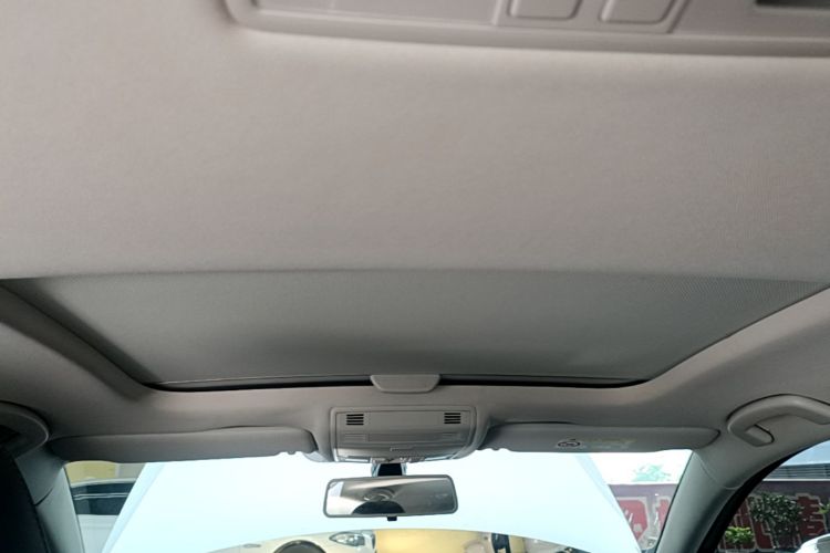Volkswagen Golf 2019 car image #17