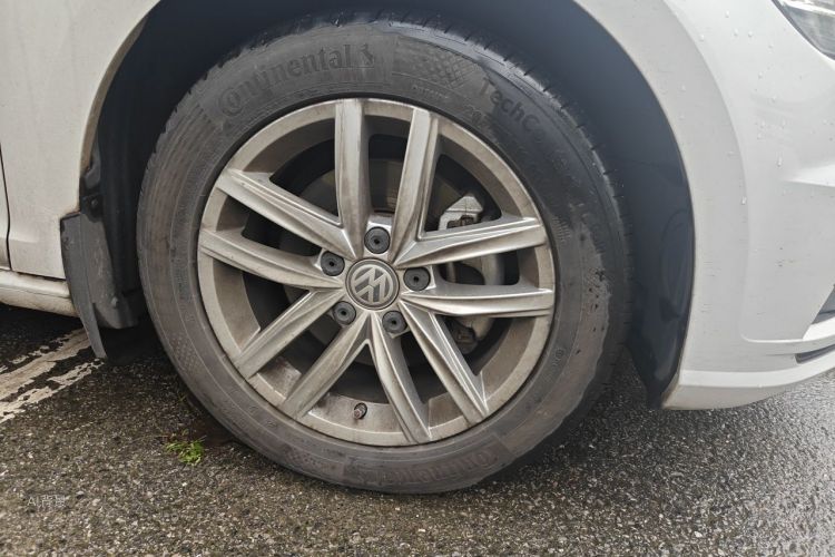Volkswagen Golf 2019 car image #9