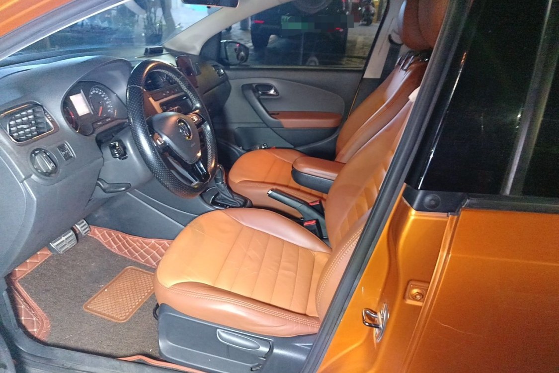 Volkswagen Polo 2014 car image #18