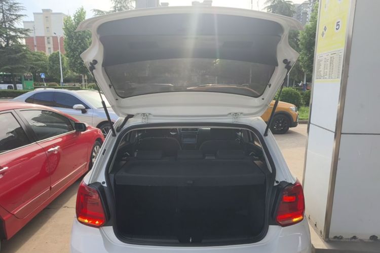 Volkswagen Polo 2019 car image #19