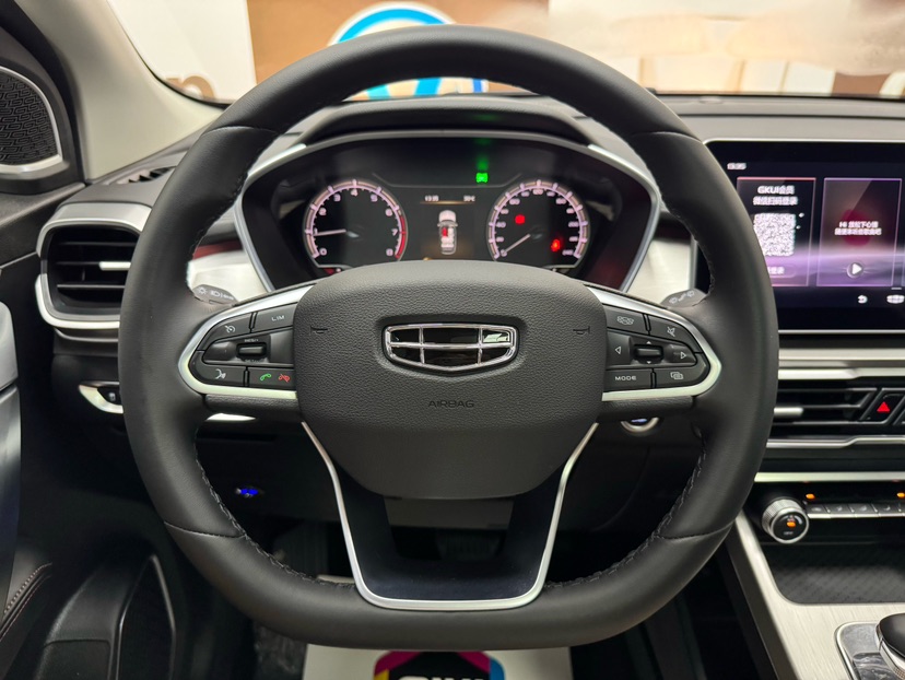GEELY Coolray 2022 car image #11