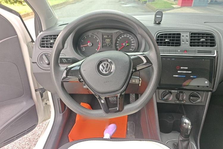 Volkswagen Polo 2018 #11 Volkswagen Polo 2018 car image #11