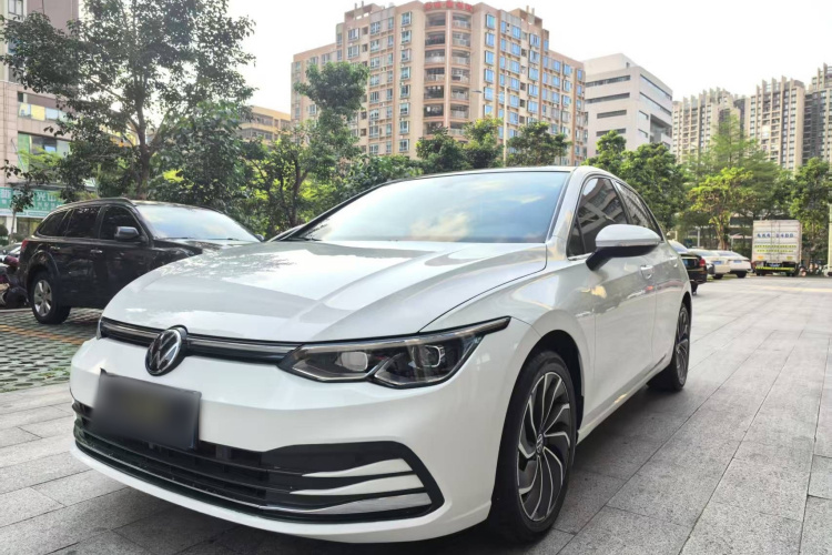 Volkswagen Golf 2021 immagine di auto #2