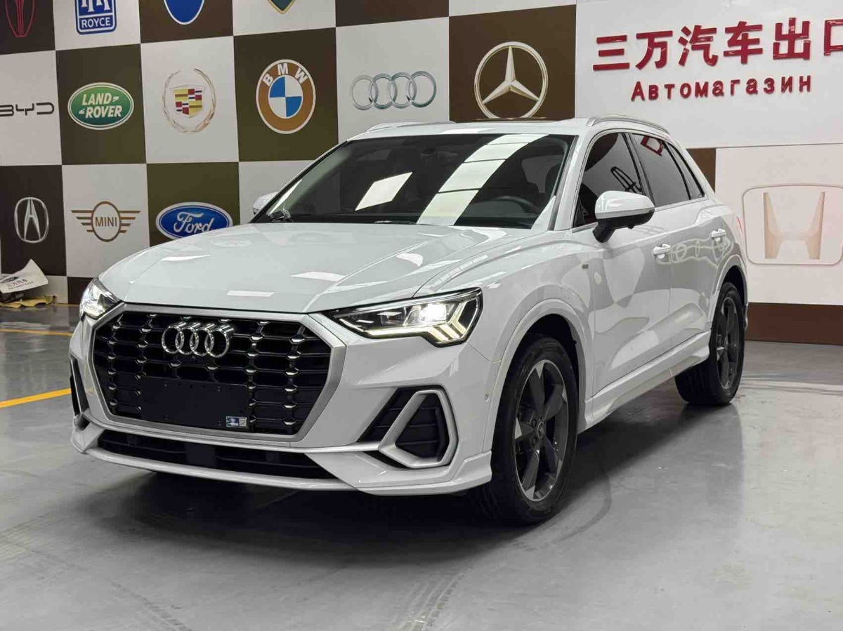 Audi Q3 2022 Audi Q3 2022 car image