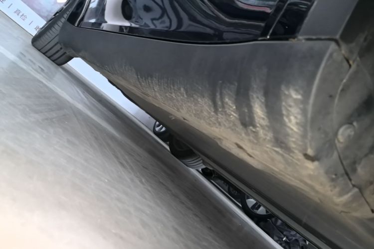 Tesla Model Y 2023 صورة سيارة #26