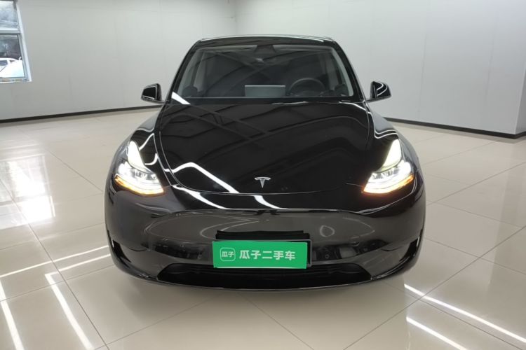 Tesla Model Y 2023 car image #3