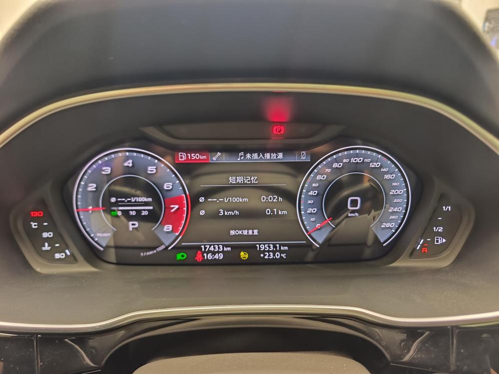 Audi Q3 2025 изображение автомобиля #8