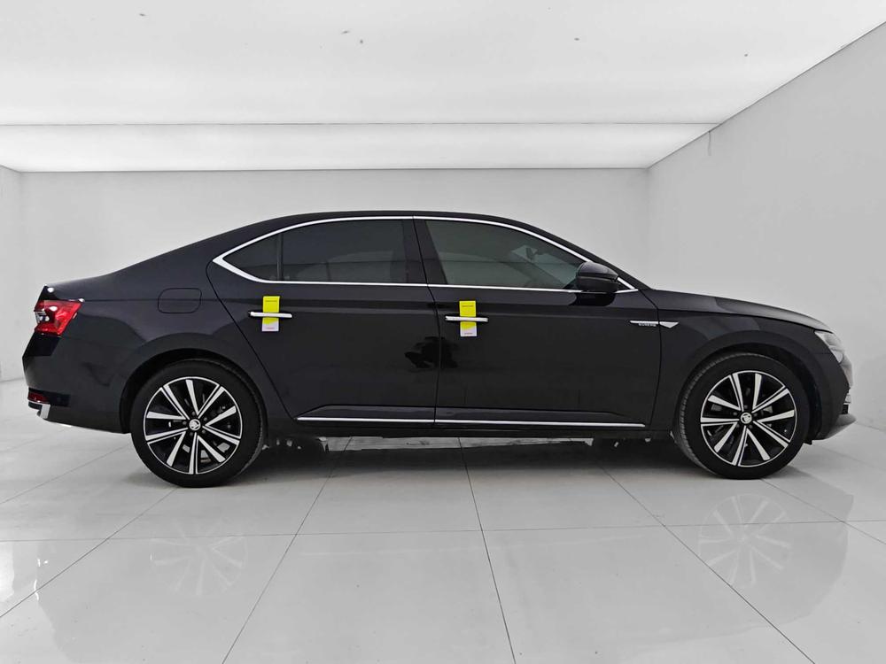 Skoda Superb 2024 imagem de carro #8