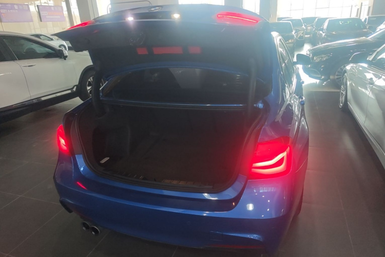 BMW 3 Series 2018 #19 BMW 3 Series 2018 image de voiture #19