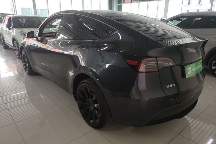 Tesla Model Y 2024 #5 Tesla Model Y 2024 immagine di auto #5
