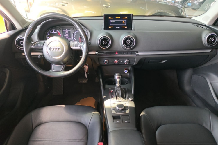 Audi A3 2017 imagem de carro #10