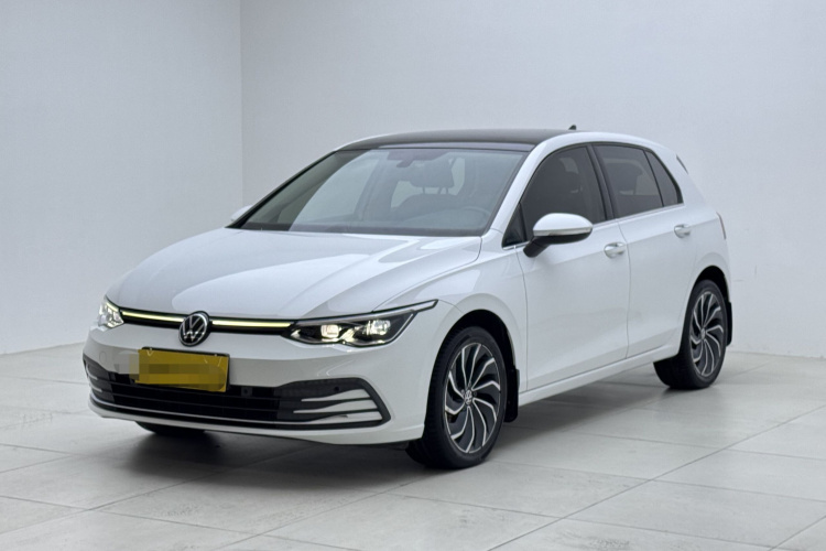 Volkswagen Golf 2021 car image #2
