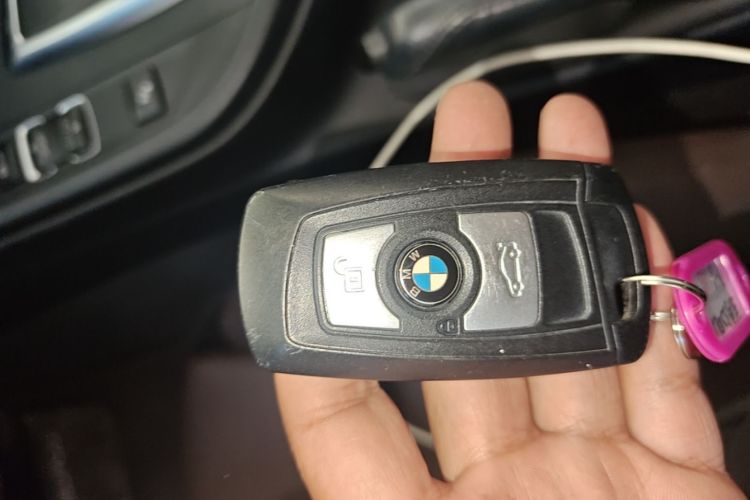 BMW 3 Series 2018 #9 BMW 3 Series 2018 car image #9