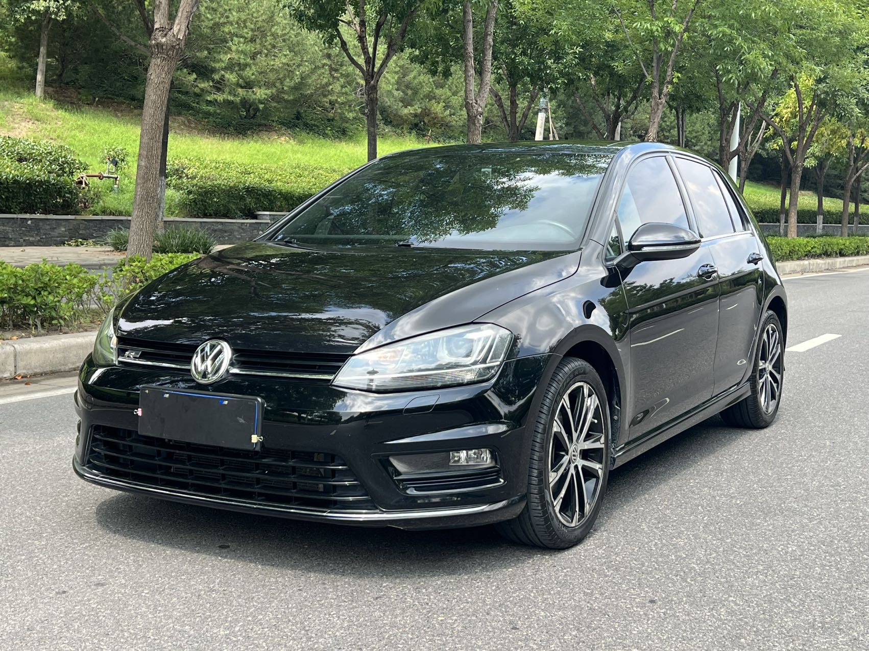 Volkswagen Golf 2017 car image 